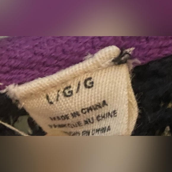 ROXY knitted pullover sweater with hood and front pocket. - Picture 7 of 8